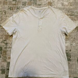 GAP Men's Off-White Henley Tee